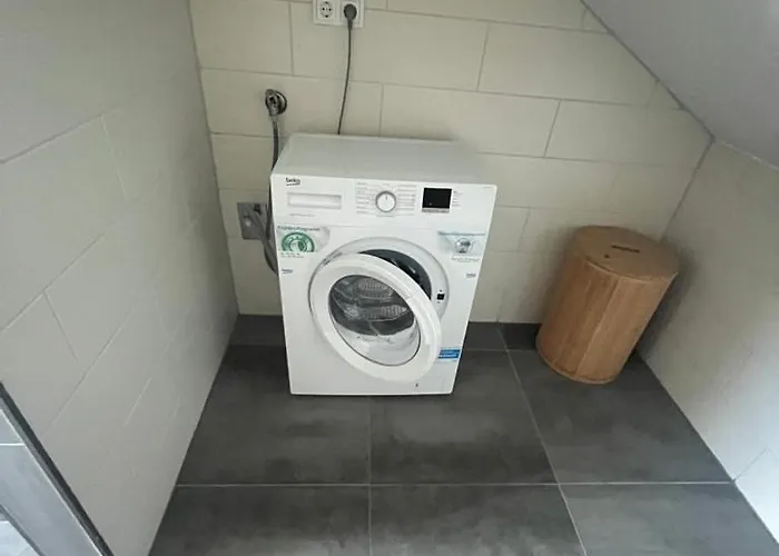 Mz Zimmervermietung ホームステイ