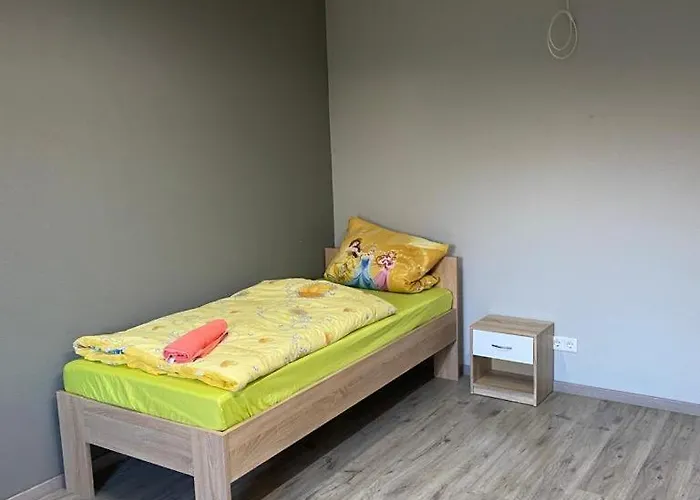 Mz Zimmervermietung ホームステイ *